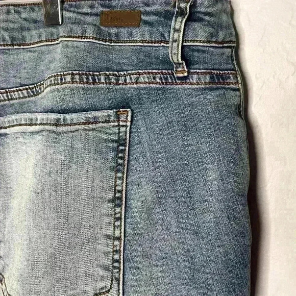 Kut From the Kloth Cuffed Distressed Denim Shorts 24W #66 - Picture 5 of 6